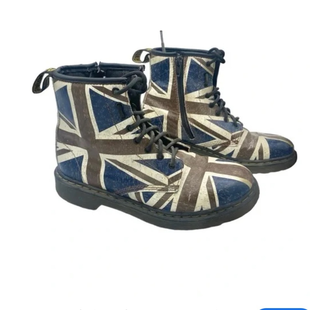 Dr. Martens Delaney Boots Union Jack UK Flag